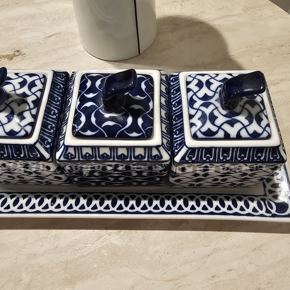 Bombay Blue and White Ceramic Condiment Canister Set W Tray - Picture 4 of 9